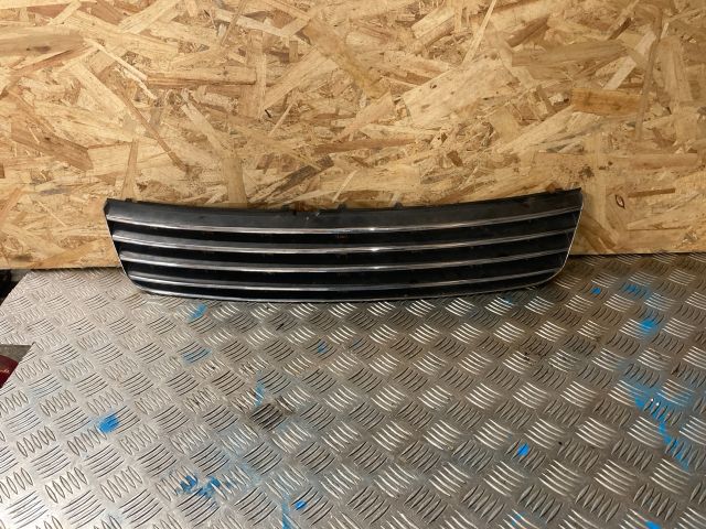 bontott VW PASSAT B5 Hűtőrács