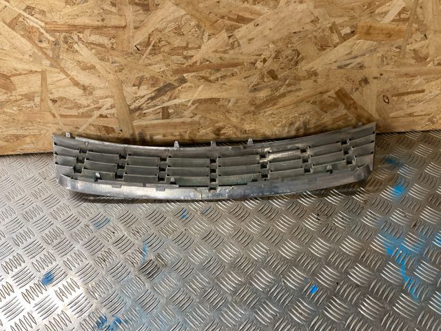 bontott VW PASSAT B5 Hűtőrács