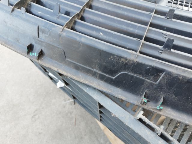 bontott VW PASSAT B5 Hűtőrács