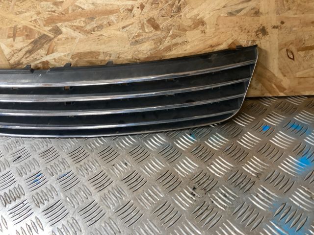 bontott VW PASSAT B5 Hűtőrács