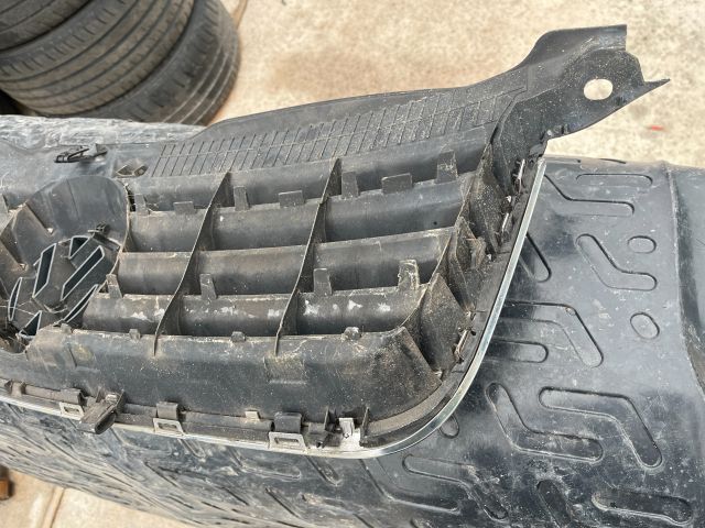 bontott VW PASSAT B5 Hűtőrács