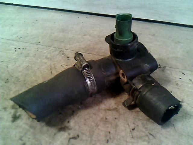 bontott VW PASSAT B5 Hűtővíz Elosztó Cső