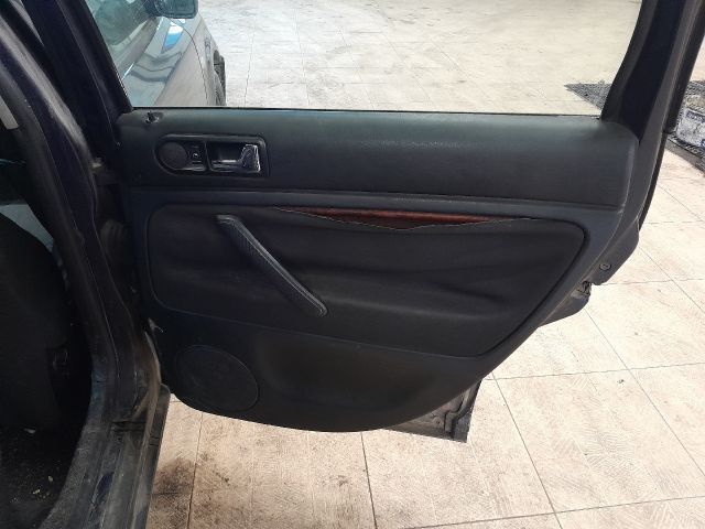 bontott VW PASSAT B5 Jobb B Oszlop Burkolat