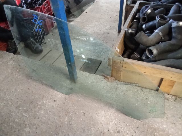 bontott VW PASSAT B5 Jobb első Ablak