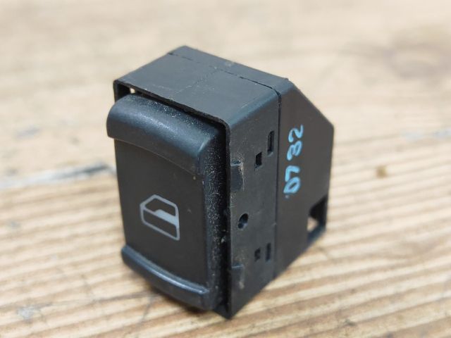 bontott VW PASSAT B5 Jobb első Ablakemelő Kapcsoló