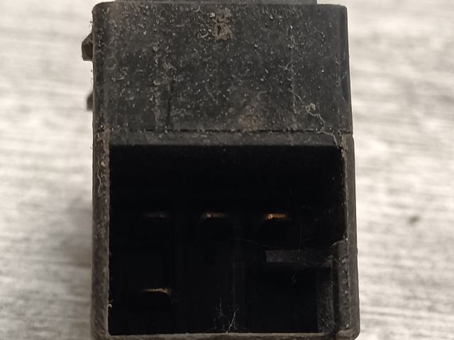 bontott VW PASSAT B5 Jobb első Ablakemelő Kapcsoló