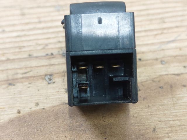 bontott VW PASSAT B5 Jobb első Ablakemelő Kapcsoló