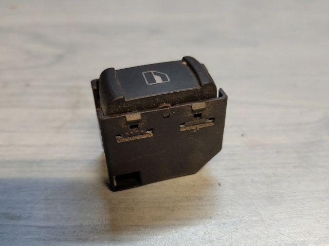 bontott VW PASSAT B5 Jobb első Ablakemelő Kapcsoló