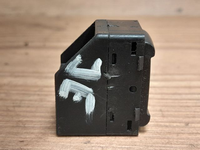 bontott VW PASSAT B5 Jobb első Ablakemelő Kapcsoló