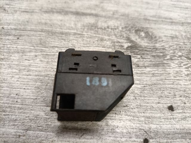 bontott VW PASSAT B5 Jobb első Ablakemelő Kapcsoló