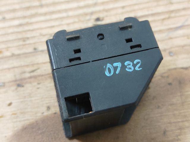 bontott VW PASSAT B5 Jobb első Ablakemelő Kapcsoló