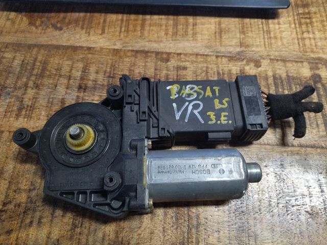 bontott VW PASSAT B5 Jobb első Ablakemelő Motor