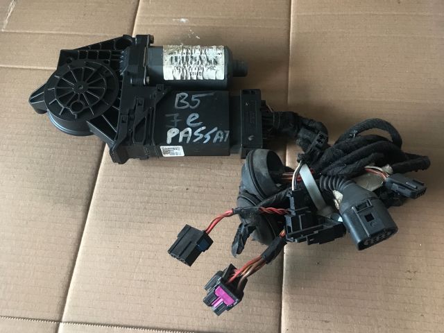 bontott VW PASSAT B5 Jobb első Ablakemelő Motor