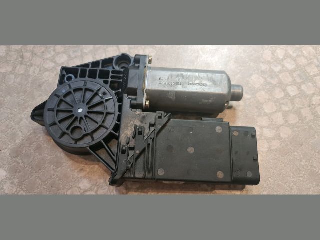 bontott VW PASSAT B5 Jobb első Ablakemelő Motor