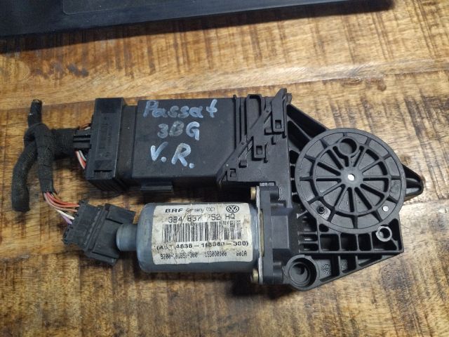bontott VW PASSAT B5 Jobb első Ablakemelő Motor