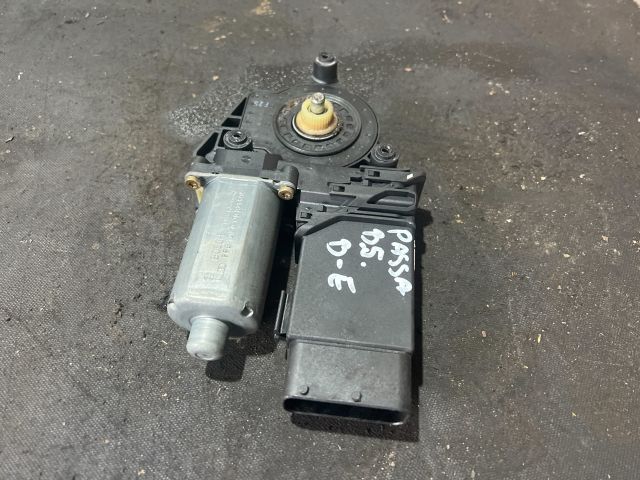 bontott VW PASSAT B5 Jobb első Ablakemelő Motor