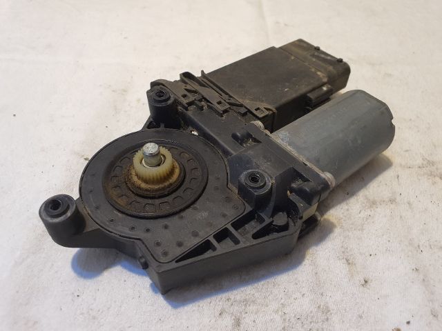 bontott VW PASSAT B5 Jobb első Ablakemelő Motor