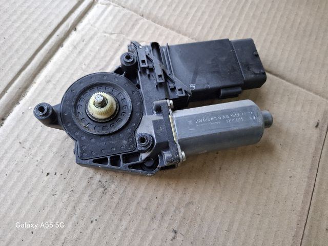 bontott VW PASSAT B5 Jobb első Ablakemelő Motor