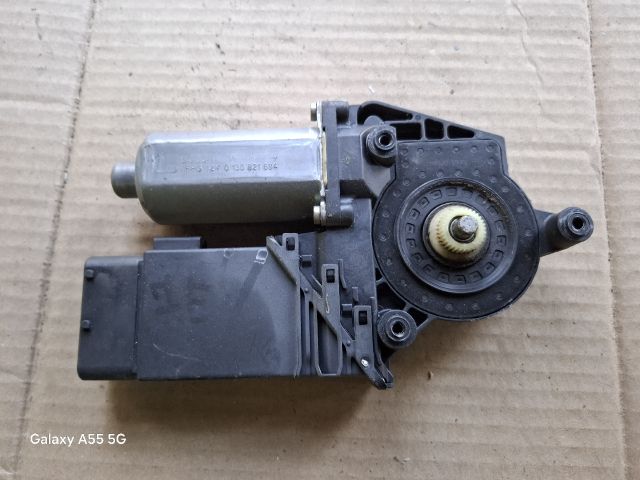 bontott VW PASSAT B5 Jobb első Ablakemelő Motor
