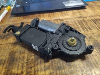 bontott VW PASSAT B5 Jobb első Ablakemelő Motor