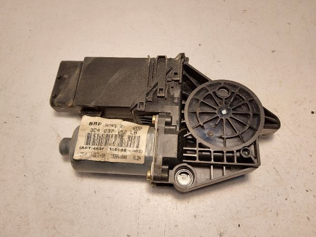 bontott VW PASSAT B5 Jobb első Ablakemelő Motor