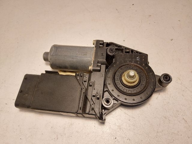 bontott VW PASSAT B5 Jobb első Ablakemelő Motor