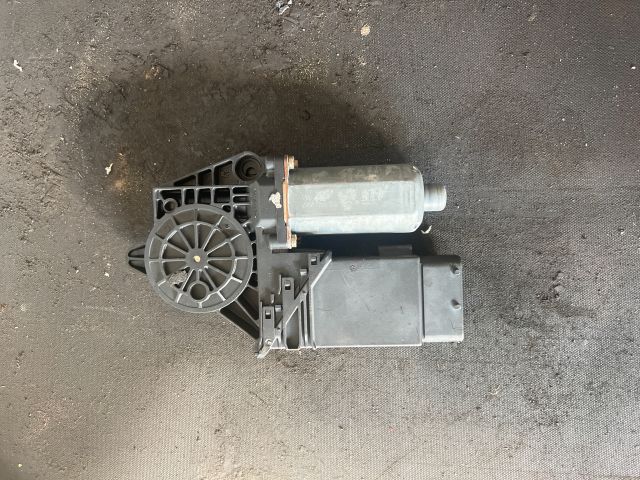 bontott VW PASSAT B5 Jobb első Ablakemelő Motor