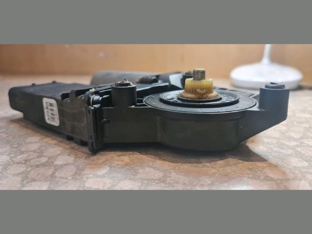 bontott VW PASSAT B5 Jobb első Ablakemelő Motor