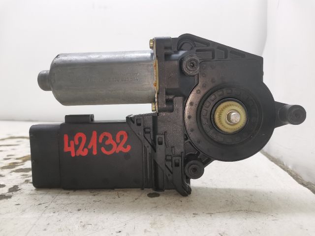 bontott VW PASSAT B5 Jobb első Ablakemelő Motor