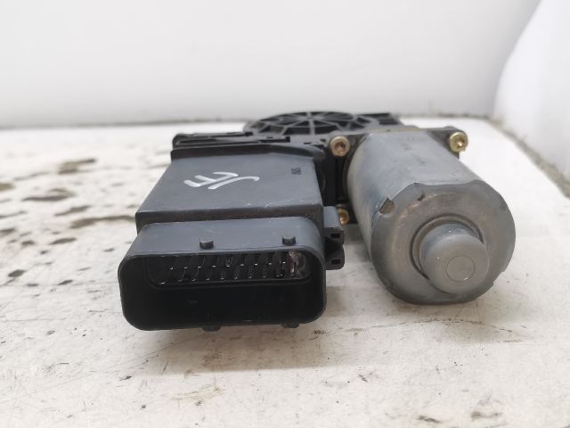 bontott VW PASSAT B5 Jobb első Ablakemelő Motor