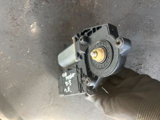 bontott VW PASSAT B5 Jobb első Ablakemelő Motor