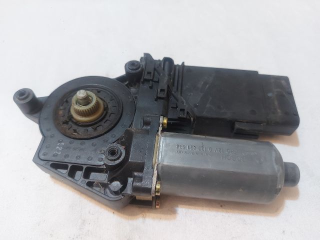 bontott VW PASSAT B5 Jobb első Ablakemelő Motor