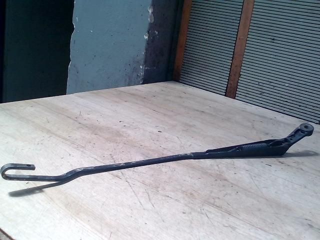 bontott VW PASSAT B5 Jobb első Ablaktörlő Kar