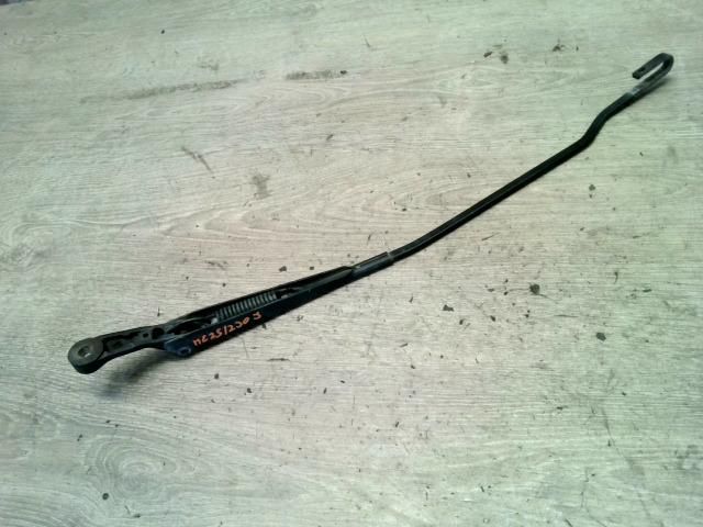 bontott VW PASSAT B5 Jobb első Ablaktörlő Kar