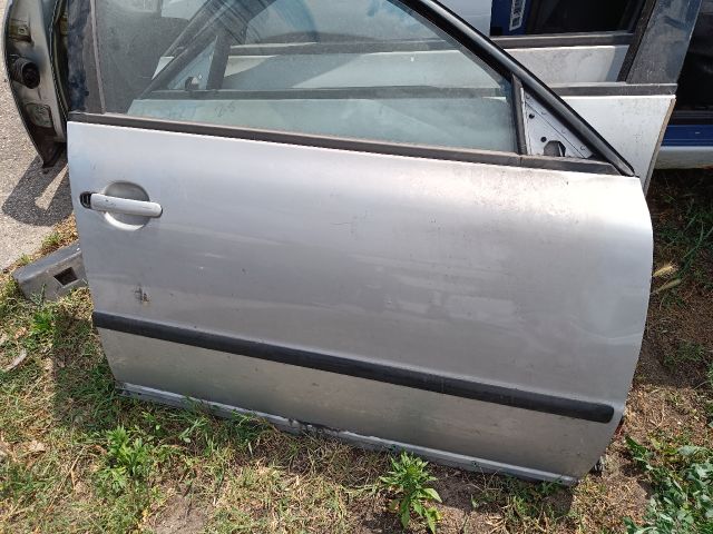 bontott VW PASSAT B5 Jobb első Ajtó (Részeivel)