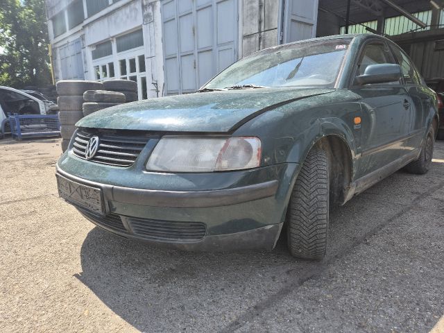 bontott VW PASSAT B5 Jobb első Ajtó (Részeivel)