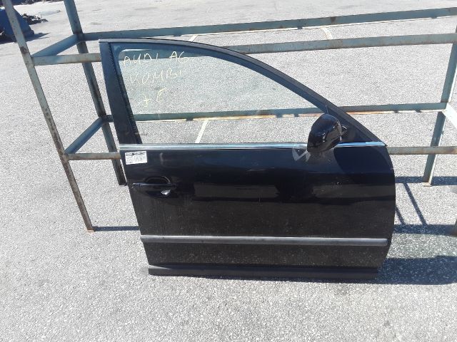 bontott VW PASSAT B5 Jobb első Ajtó (Részeivel)