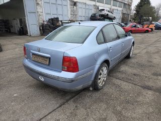 bontott VW PASSAT B5 Jobb első Ajtó (Részeivel)