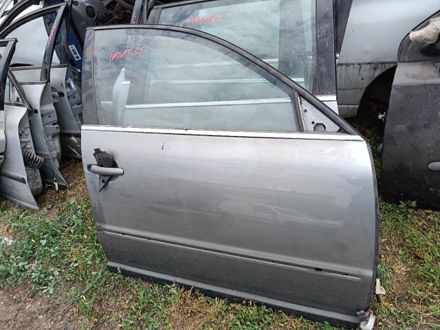 bontott VW PASSAT B5 Jobb első Ajtó (Részeivel)