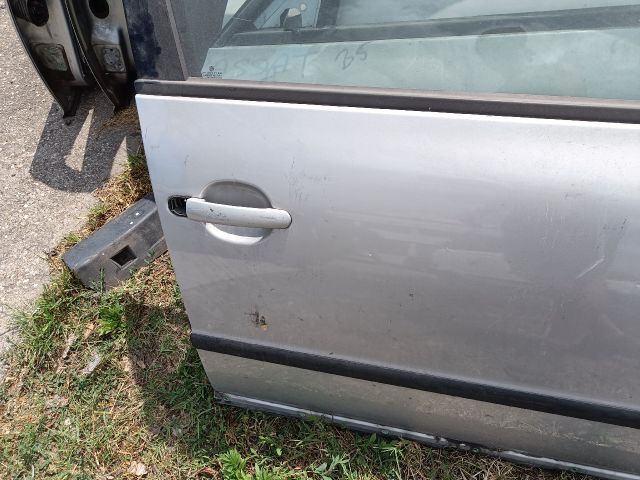 bontott VW PASSAT B5 Jobb első Ajtó (Részeivel)