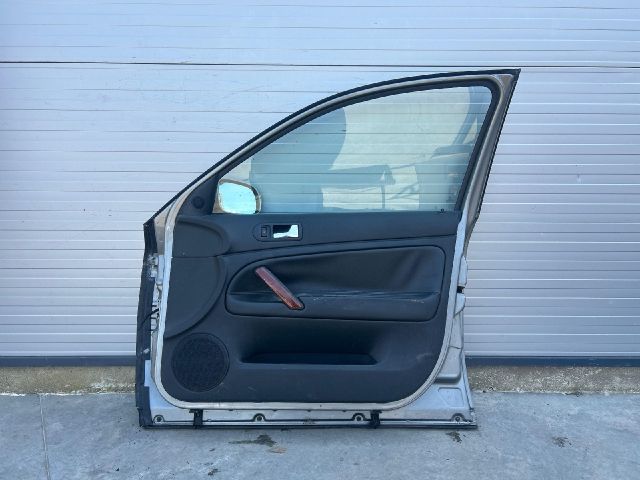 bontott VW PASSAT B5 Jobb első Ajtó (Üres lemez)