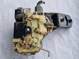 bontott VW PASSAT B5 Jobb első Ajtózár