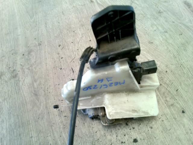 bontott VW PASSAT B5 Jobb első Ajtózár