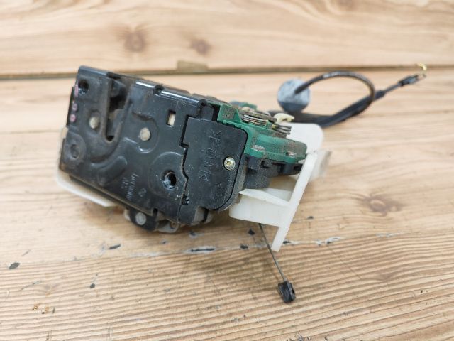 bontott VW PASSAT B5 Jobb első Ajtózár