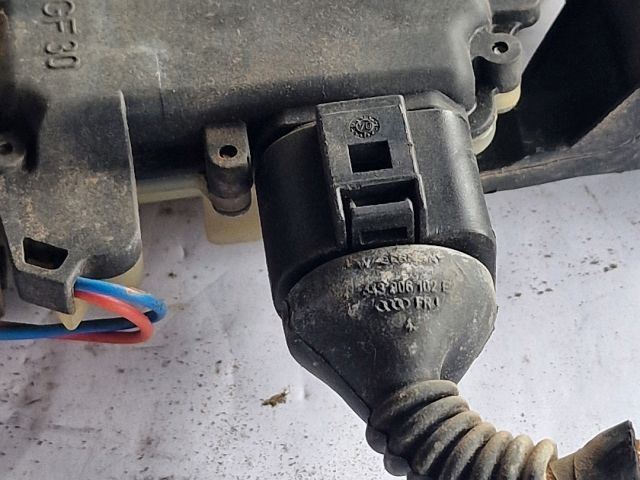 bontott VW PASSAT B5 Jobb első Ajtózár