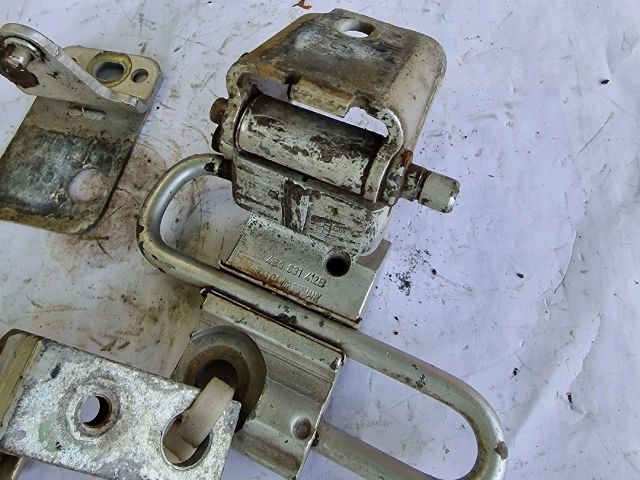 bontott VW PASSAT B5 Jobb első Alsó Zsanér