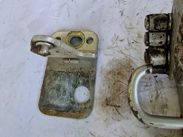 bontott VW PASSAT B5 Jobb első Alsó Zsanér