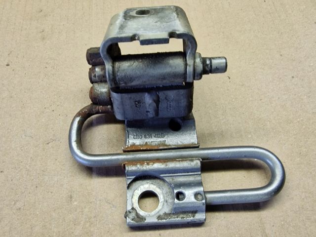 bontott VW PASSAT B5 Jobb első Alsó Zsanér