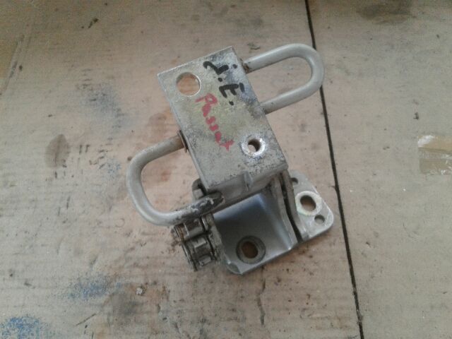 bontott VW PASSAT B5 Jobb első Alsó Zsanér