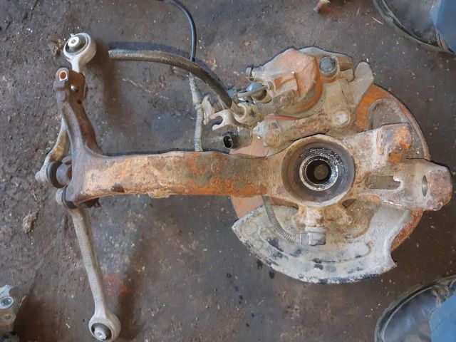 bontott VW PASSAT B5 Jobb első Csonkállvány Kerékaggyal